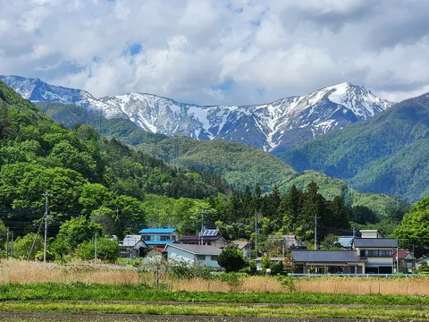 山里に降る雪の静寂