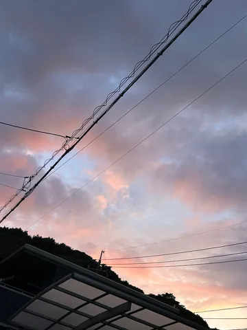 夕焼けの電線風景