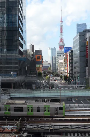 東京タワーと日常の風景