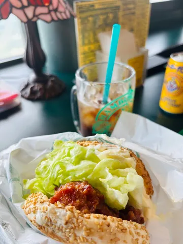 午後のひととき、ごちそうバーガー