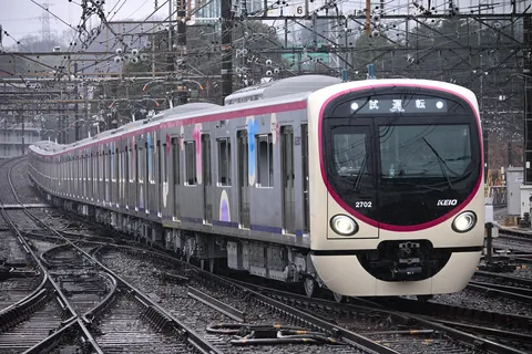 鉄道試運転、ワイヤーの森を抜けて