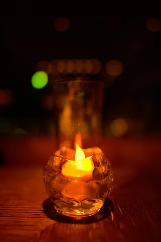 炎が揺れる、癒しの灯火