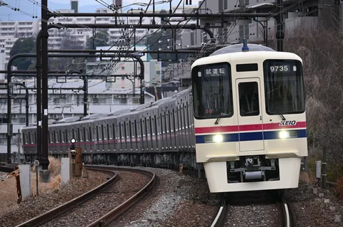 都会を走る試運転電車