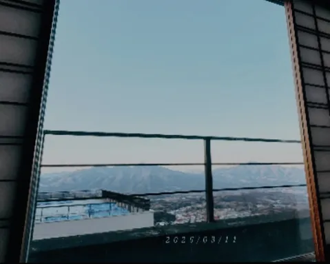 窓から望む穏やかな風景