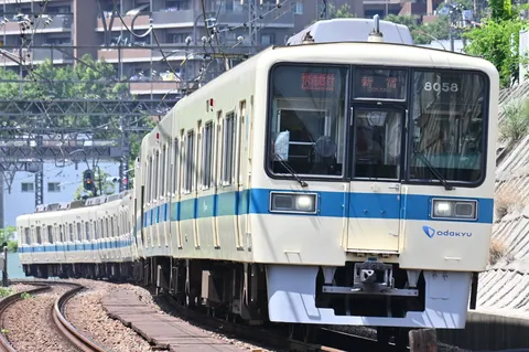 走る、京王線？いや、小田急線！