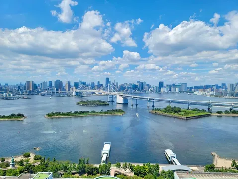 青空と湾岸のパノラマ