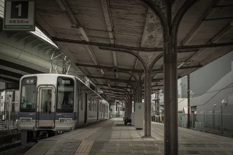 昭和レトロな駅の風景