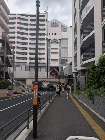 街と建物の淡い時の色