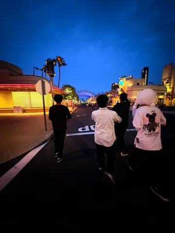 夜の遊園地、夢の入り口