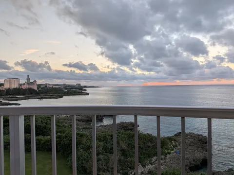 水平線と夕暮れの静寂
