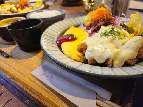 タルタルソースが主役級のオムライス