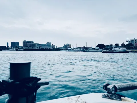 港町の日常、海辺の風景