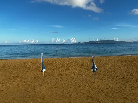 水平線に溶ける夏の静寂