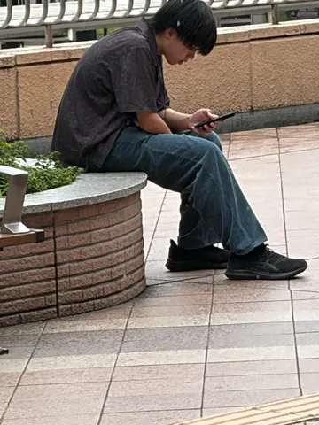 画面に落ちる視線