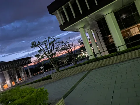 AIも思わずナナメる夕景