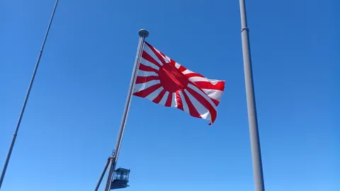 空に舞う、光の旗
