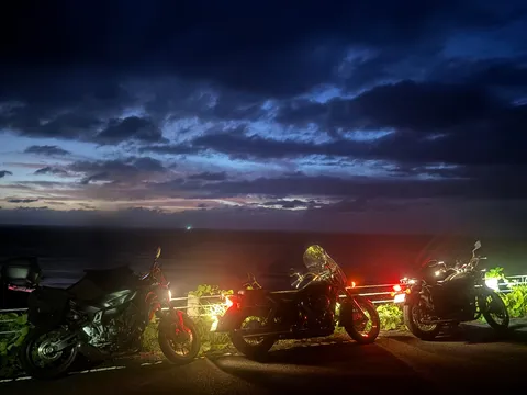 雲間に灯る旅の余韻
