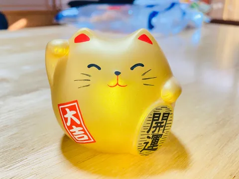 招き猫が微笑む、幸運のゴールデンタイム
