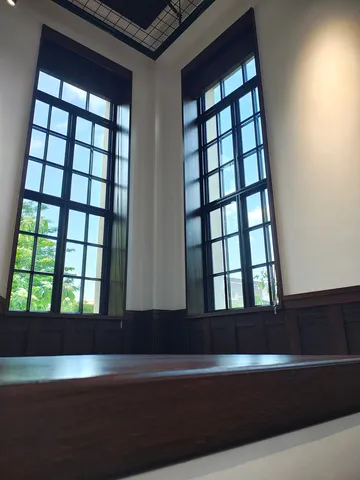 この角、窓率高め