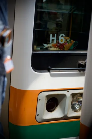 列車窓辺のブーケ