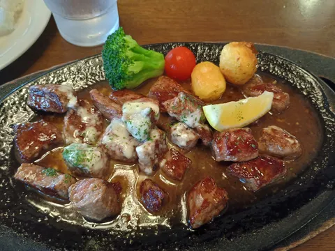 熱々ジューシー！ごちそうステーキ