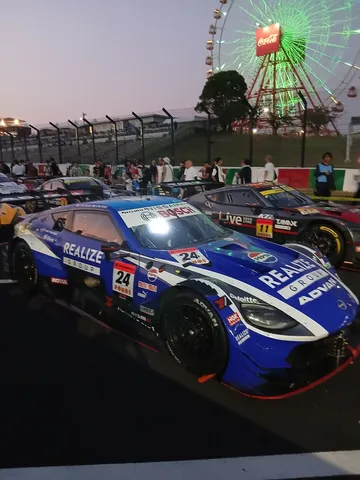 夕暮れサーキットに現れた星('▽'*)
