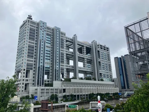 未来を映す巨大空間