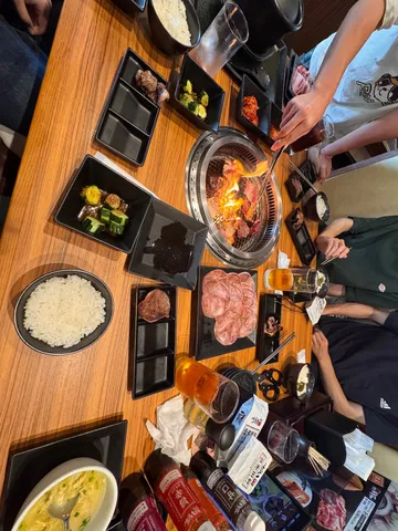 炎の誘い、囲む食卓