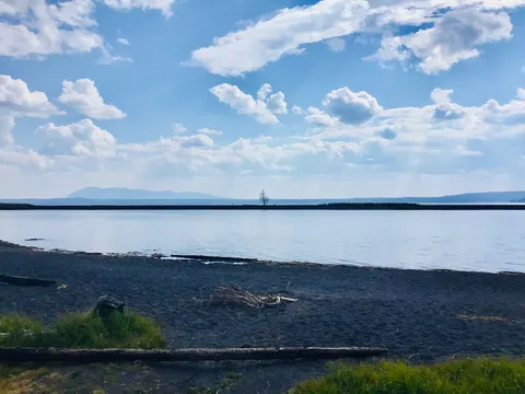 水平線と雲のコントラスト