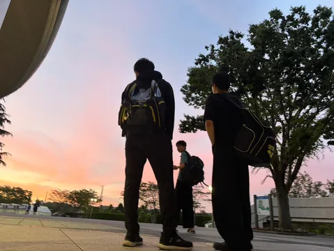 夕焼け空と旅立ち