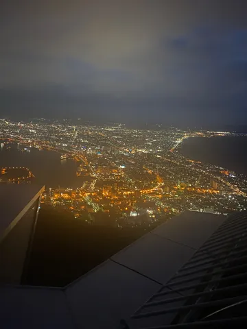夜景に溶ける、都会の灯り