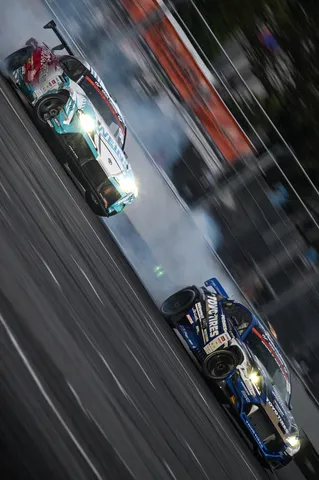 煙と光のドリフトバトル