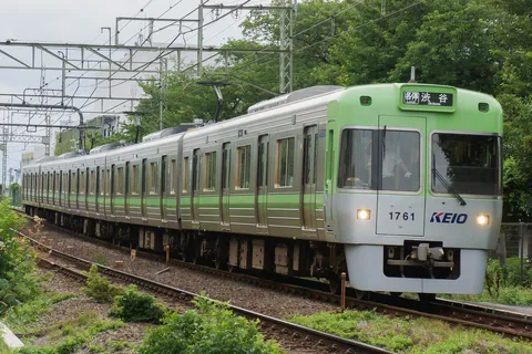 緑の風と鉄路の旅