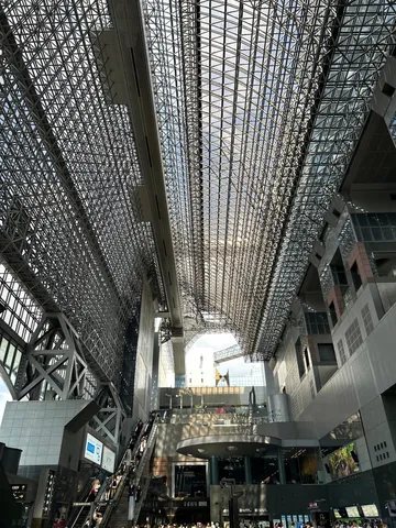 光と影の格子空間