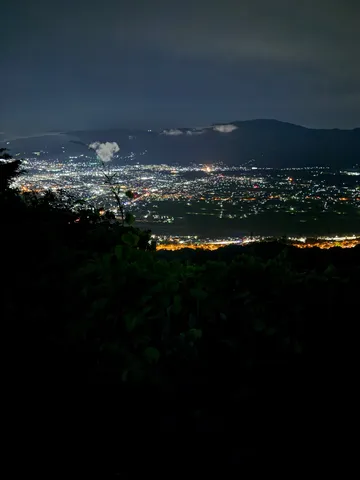 夜景の宝石箱、街の灯り