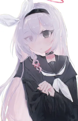 淡い髪の神秘的な存在