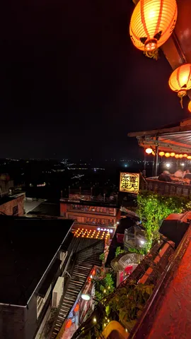夜景と温かな灯りの空気感