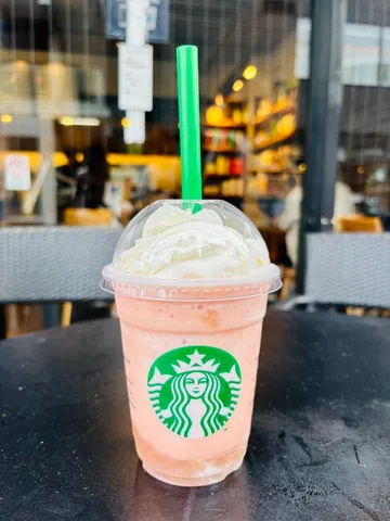 爽やかピンク！初夏を彩るフラペチーノ