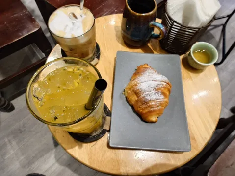 午後のカフェタイム、優雅なひととき