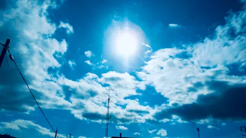 青空と光の遊び心