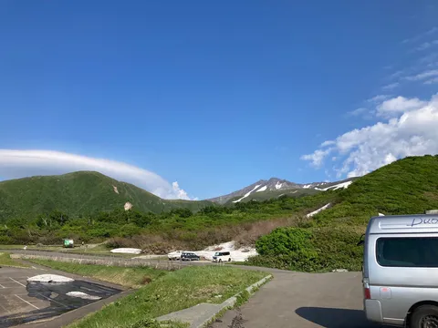 夏の山頂、雲の芸術