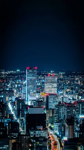 青い夜に灯る街