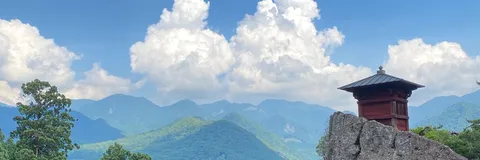 山上の小さな神社