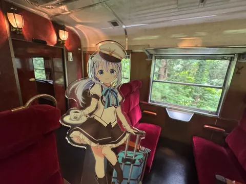 レトロ列車でお仕事中？