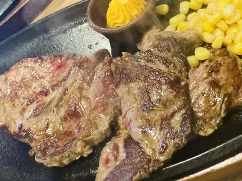 ジュワッと肉汁、食欲そそる