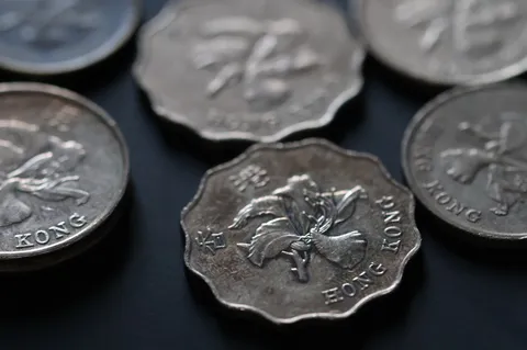 香港の硬貨、集まる光