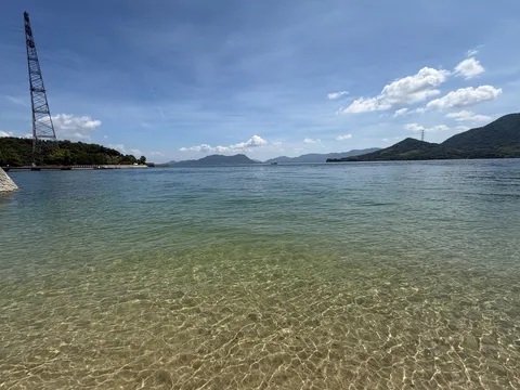 透きとおる海と穏やかな光景