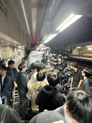光とレンズの群れ