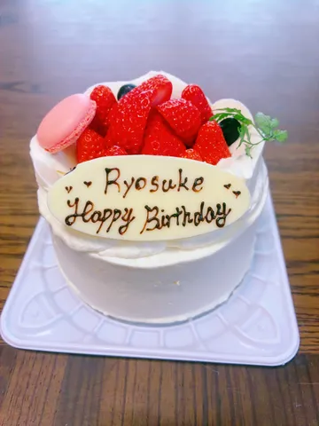 真っ赤な苺のバースデーケーキ