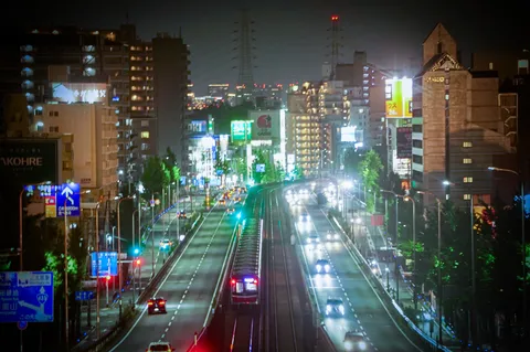 疾走する都市の夜景